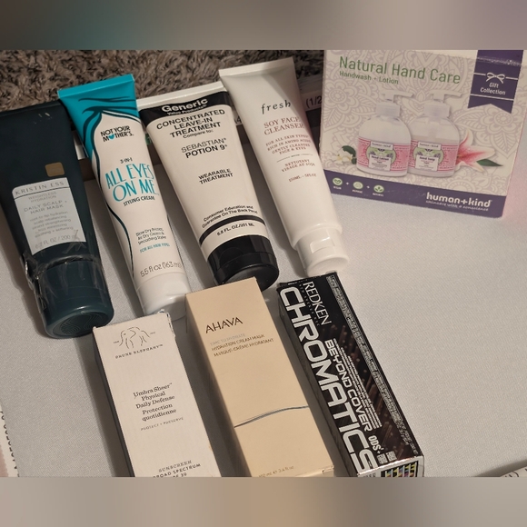 11 Pounds Of New And Sampled Assorted Beauty and Skincare Collection - Picture 16 of 16